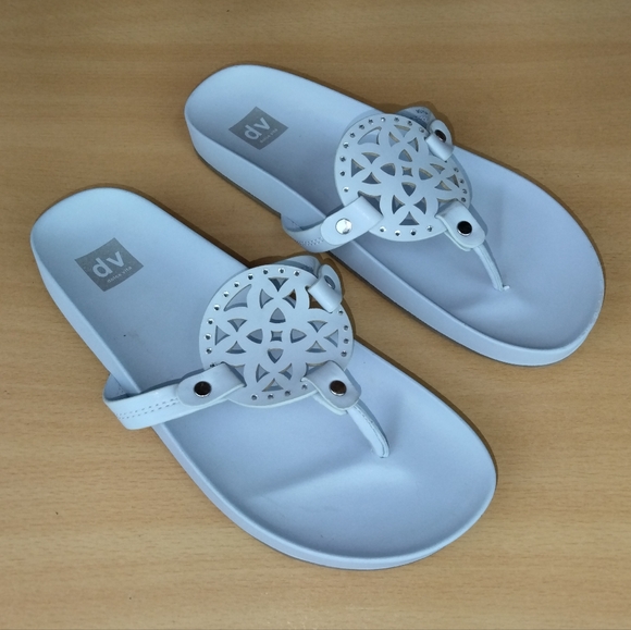 NWT Dolce Vita Prisma Medallion Thong Flip Flop Sandals in Powder Blue - Picture 6 of 15